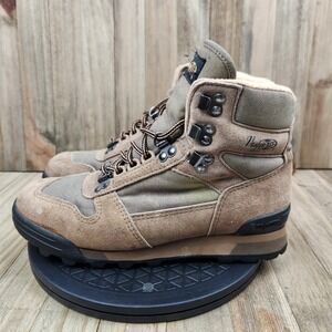 Womens Vasque Clarion size 7.5. Brown Ankle High Boots
